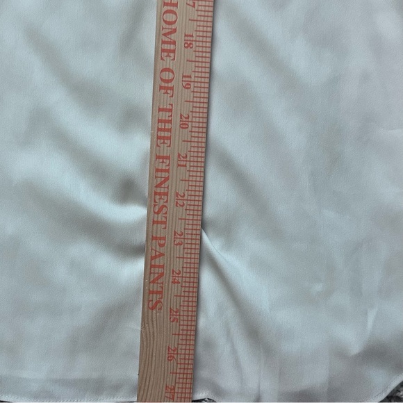 Ann Taylor White Ruffle Cold Shoulder Ladies Blouse Sz XL - Picture 6 of 9